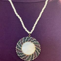 Beautiful Pendant Necklace 