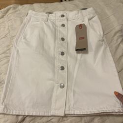 NWT! Levi’s Womens Skirt White Denim Size 28