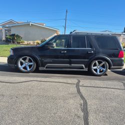 2004 Lincoln Navigator 