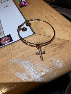 Good Cross Bracelet 