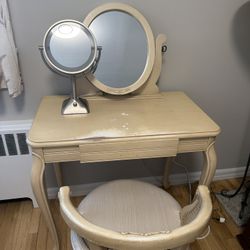 Vanity With Chair And Electric Mirror 