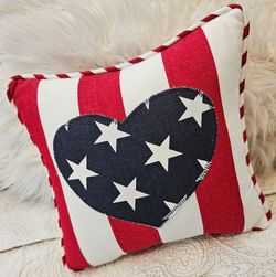 Collectable Patriotic Flag Small heart-shaped star pillow. 4th of July 🇺🇸⭐️💙