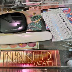 Complete Makeup Kits for a Perfect Finish! town sell