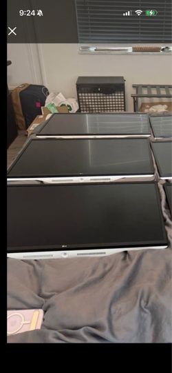 (3) LG 32UK50T 32” 4K UHD Monitor – Excellent Condition