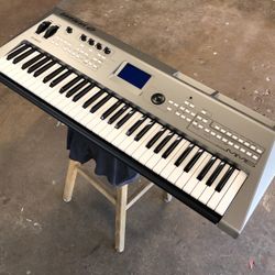 Yamaha MM6 Compact Synthesizer w/Case