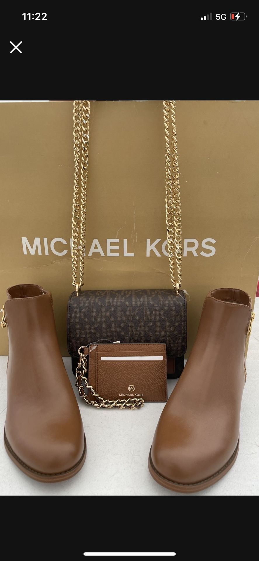Perfect gift 🎁  Michael Kors set NWT Michael Kors small purse & Michael Kors heel ankle boots- Women's - Black/Brown size 8 serious inquiries only  P