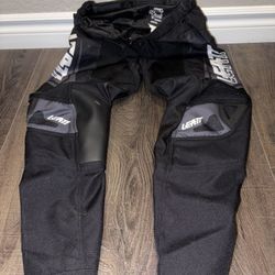 Leatt Motorcross Pants Size 3.5 Junior