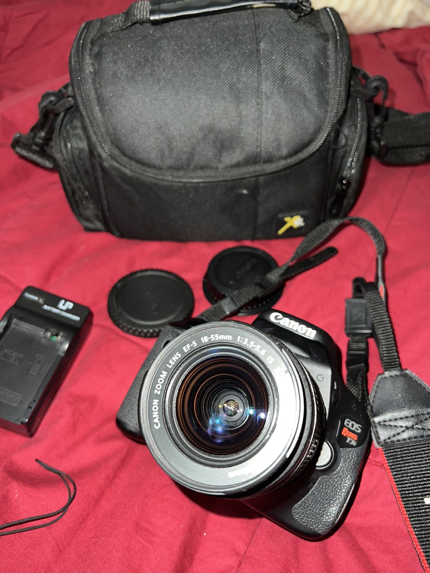 CANON EOS REBEL T3i WITH BAG & MICROPHONE 