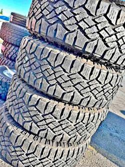 275 65 18 Goodyear tires Con 80% de Vida Las 4