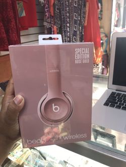 Beats solo 2 wireless new in box sealed rose gold