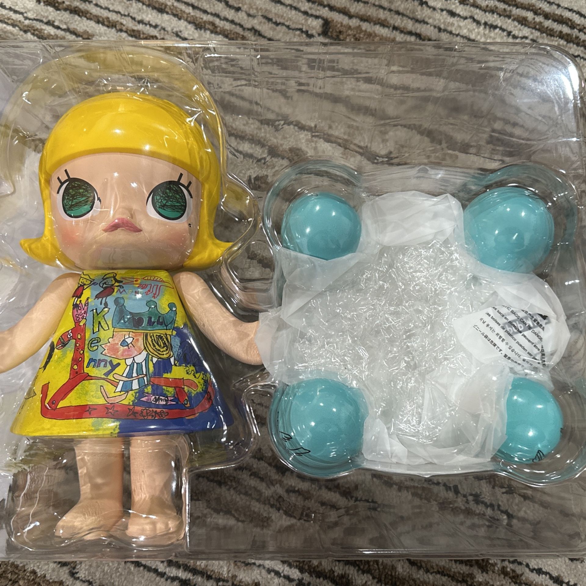 Pop Mart - Molly Mega Royal Molly