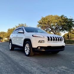 2015 Jeep Cherokee • Latitude Sport Utility 4D