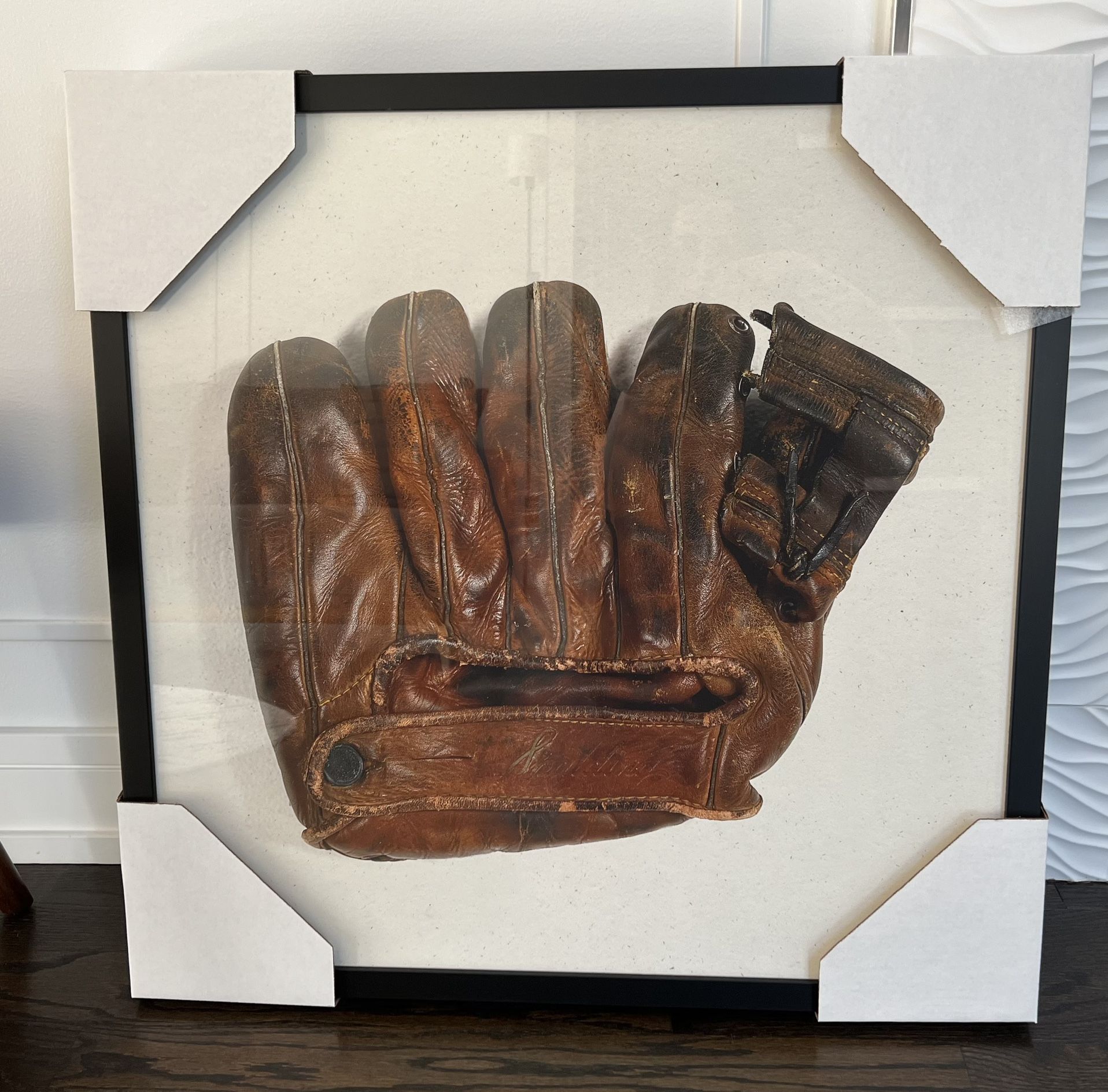 BRAND NEW WALL ART FROM POTERRY BARN 28x28