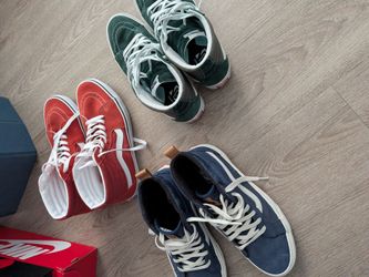 3 pairs of vans sk8 hi size 10