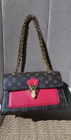 Louis Vuitton Victorie In Red