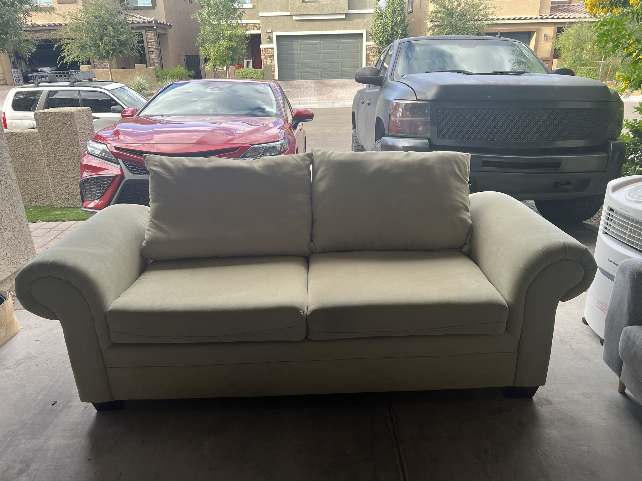Loveseat for Sale in North Las Vegas, NV OfferUp