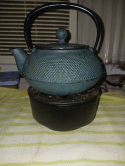 Iron Cast Tea Pot And Trivet 