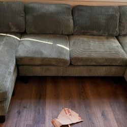 Green Corduroy 3-Piece Sectional Sofa – Like New 