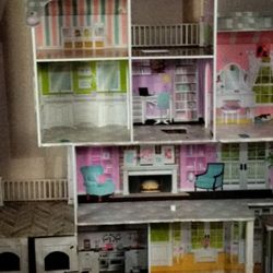 Doll House 