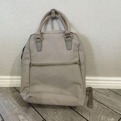 Open story Signature Commuter backpack