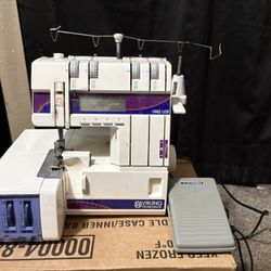 Husqvarna  Viking Husky lock Serger Sewing Machine