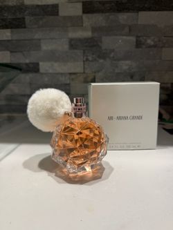 Perfume Ari by Ariana Grande