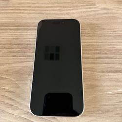 Brand New Unlocked Unused iPhone 17 Pro + Free Apple TechWoven Case