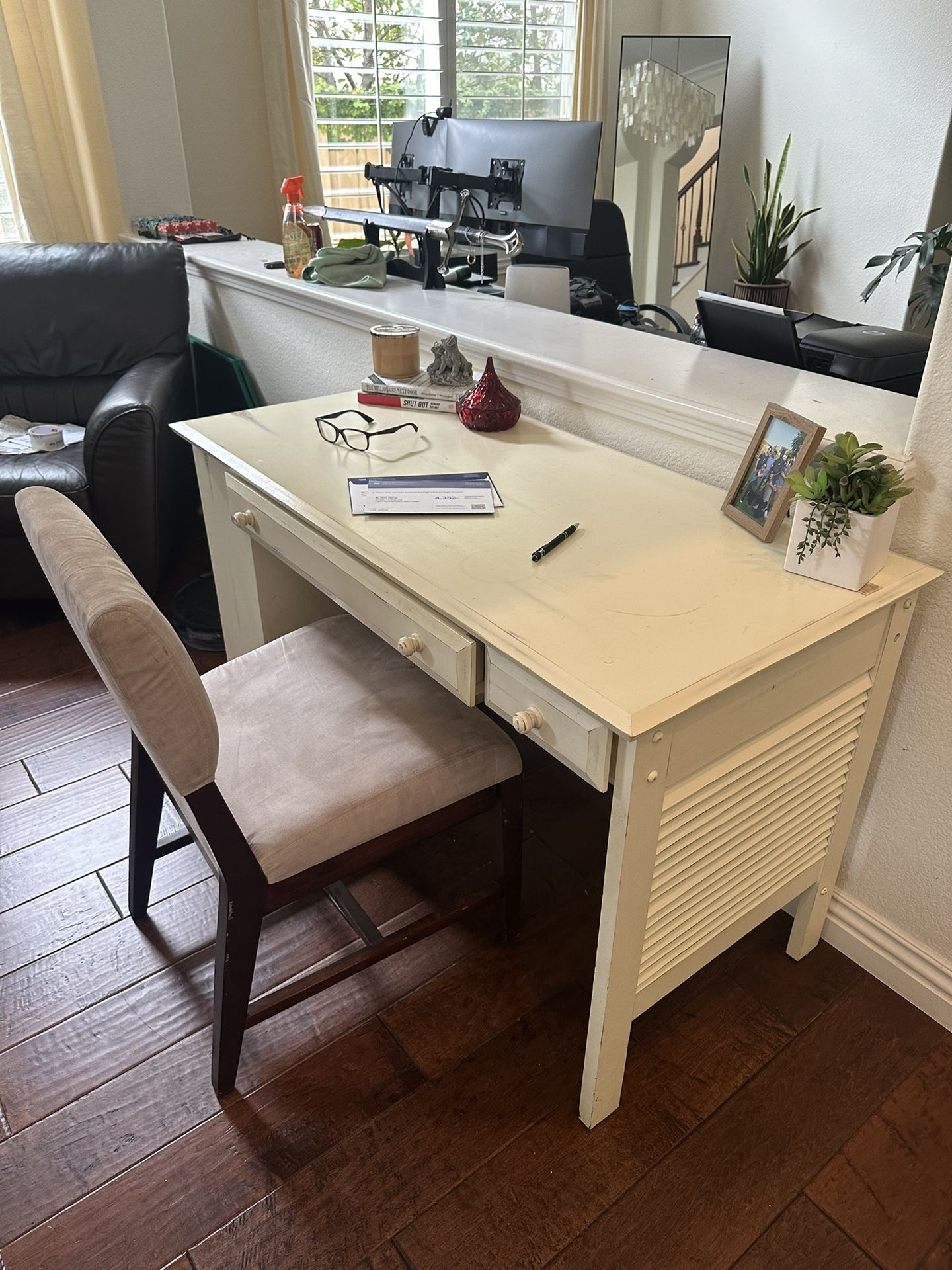 Desk And Chair (Delivery Possible)