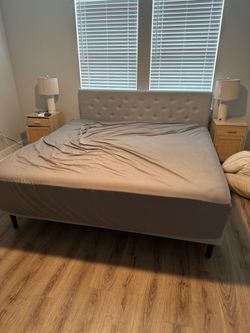 🔥 COMPLETE KING BEDROOM SET – GREAT CONDITION 🔥