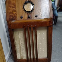 1938 Philco World Band Cabinet Radio
