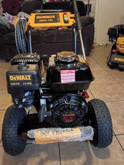 3600 PSI DeWalt motor Honda pressure washer New $$599
