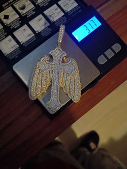 Moissanite pendant