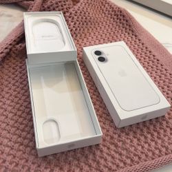 iPhone 17 Boxes