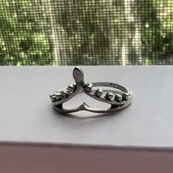 New Boho Antique Silver Tone Double V Crown Chevron Stackable Midi Ring - Size 6