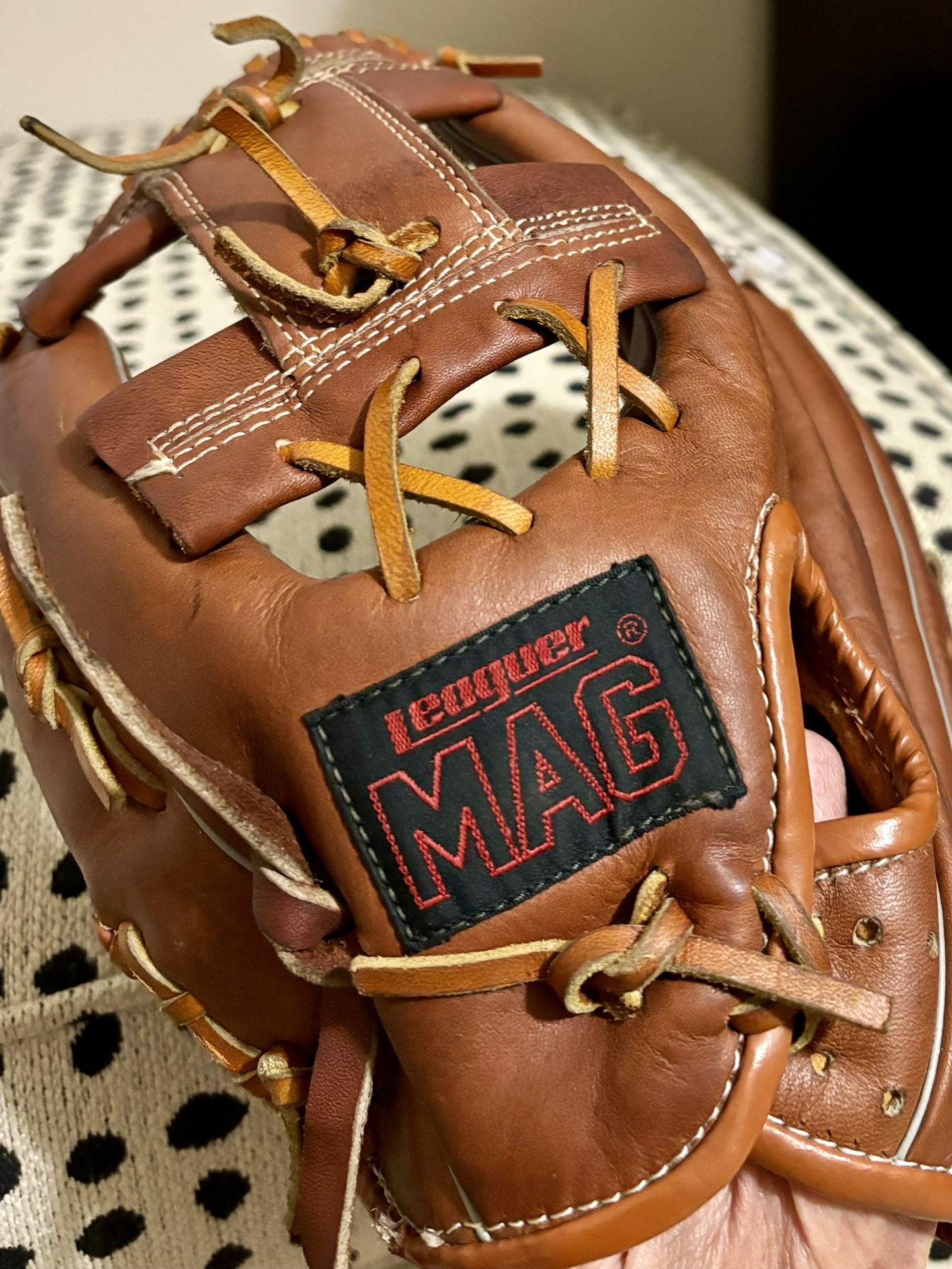 MAX LEAGUER YOUTH LEFT HANDED GLOVE 