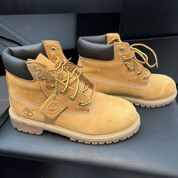 Timberland Kids 6” Classic Boot- Size 3 