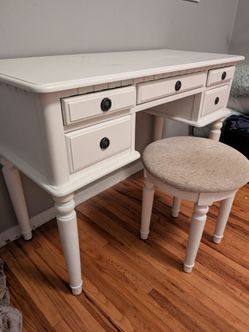 Vanity Desk w/stool