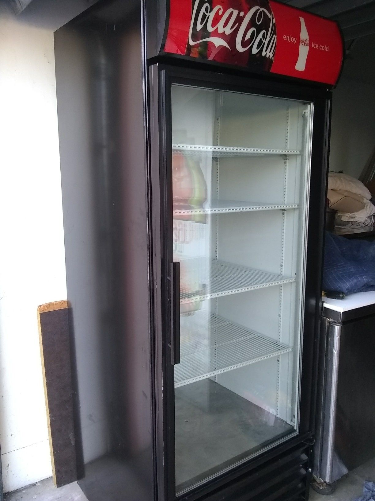 1 door refrigerator in perfect condition brand true