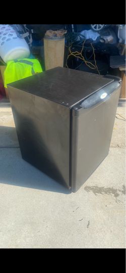 Small mini refrigerator