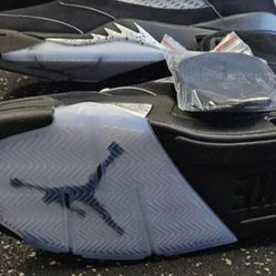 Jordan’s 5s Black Metallic 