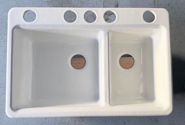 New KOHLER Riverby 33" x 22" Cast Iron Double-Bowl Kitchen Sink (White) – K-8669