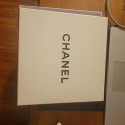 CHANEL BOX