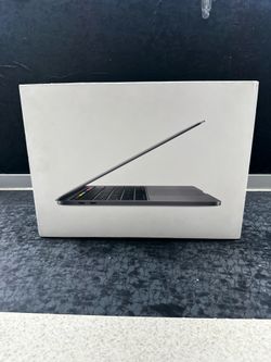 Apple MacBook Pro 13* MXK62LL/A (Core i5 - 1.4Ghz - 8GB Ram - 512GB SSD)