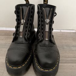 Sinclair Leather Platform Dr Martens Women’s Size 6