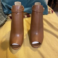 Micheal Kors open toe booties, luggage brown Size 9 Medium