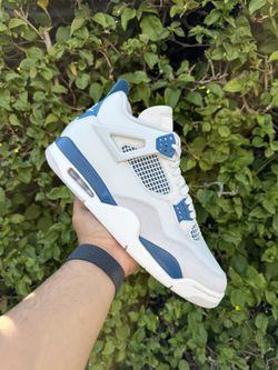Air Jordan 4 Military Blue