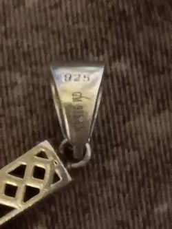 GM 925 CN cross pendant with diamonds