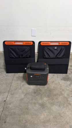Jackery Explorer 1000 Plus + 2x 100W Solar Panels