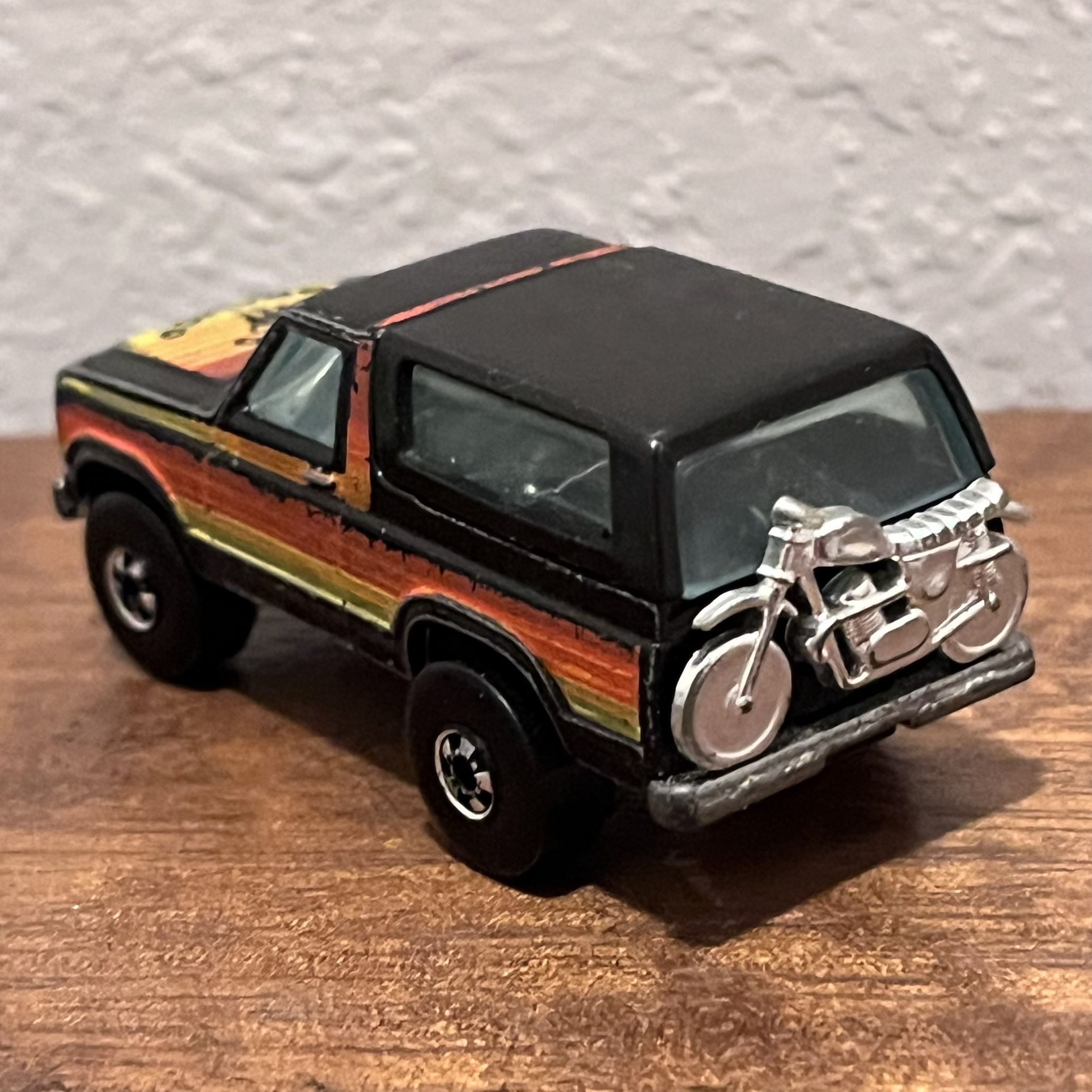 Vintage Hot Wheels 1980 Ford Bronco W/CHROME MOTORCYCLE HK Blackwall