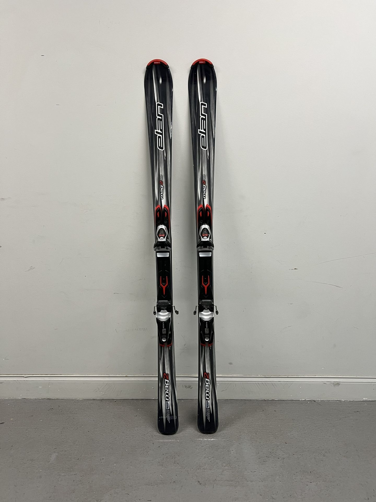 ELAN Mag 2 Skis 160cm with Elan ELN 10 Bindings (Good condition) PICK UP IN CORNELIUS